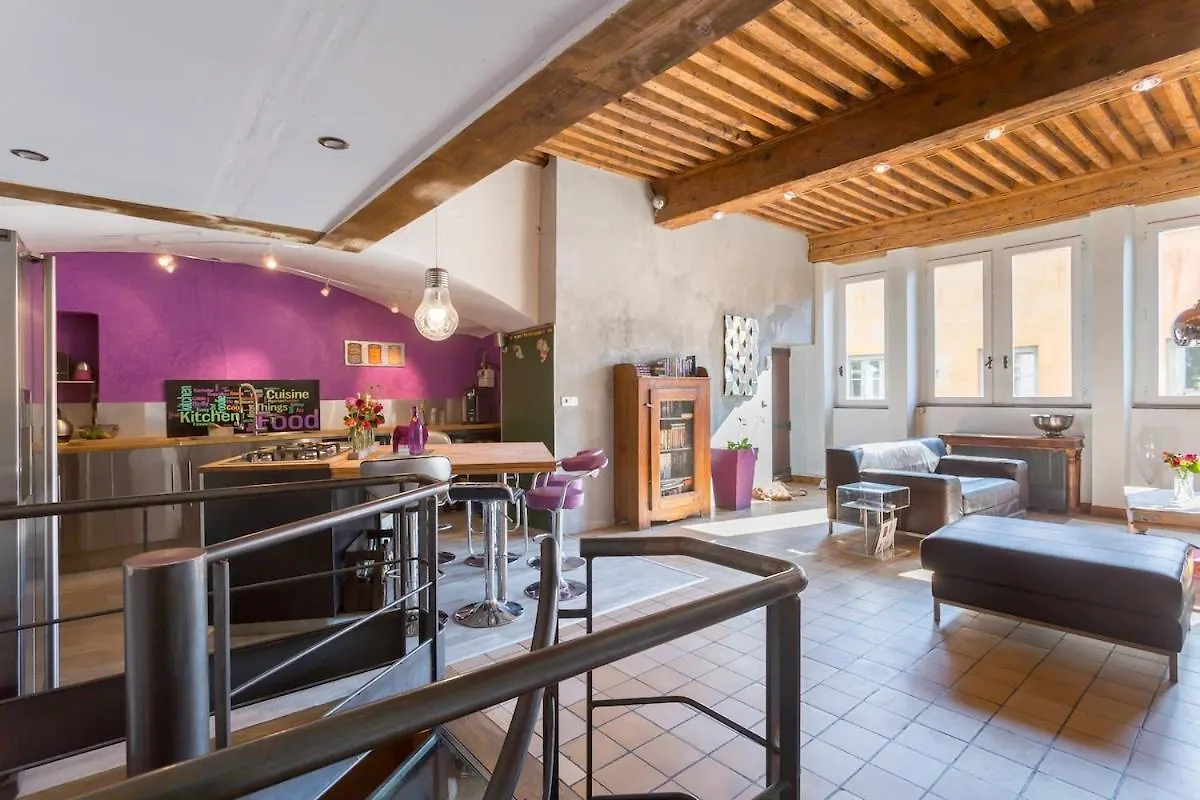Le Duplex De Fourviere contacts